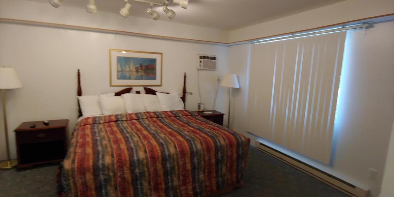 Sunrise Beach Motel Mackinaw City Exterior photo